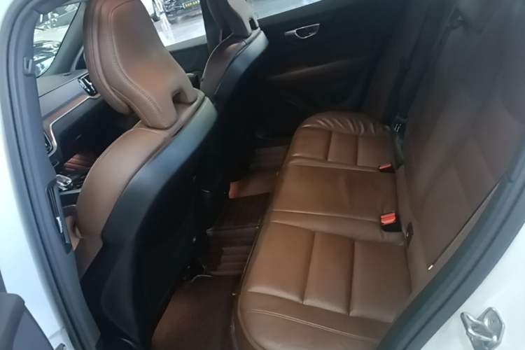 Used Volvo S60 2022 B4 Zhiyuan Luxury Edition Left Rear Seat