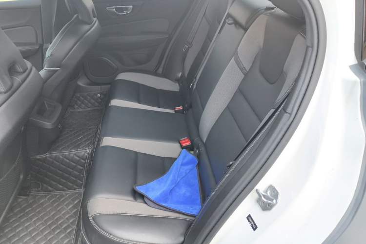 Used Volvo S60 2022 B4 Zhiyuan Sport Edition Left Rear Seat