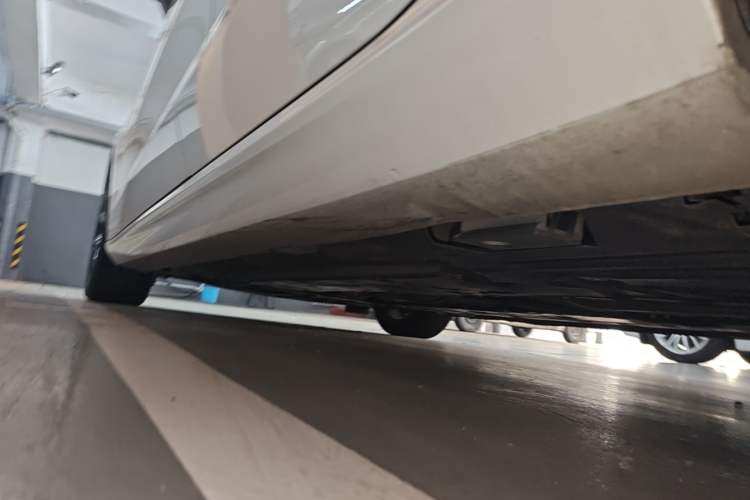 Used Volvo S60 2022 B4 Zhiyi Luxury Edition Left Side Sill