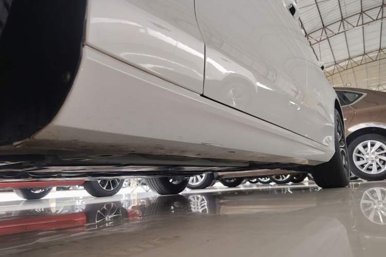 Used Volvo S60 2022 B4 Zhiyi Luxury Edition Left Side Sill