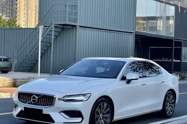 Used Volvo S60 2022 B4 Zhiyuan Luxury Edition