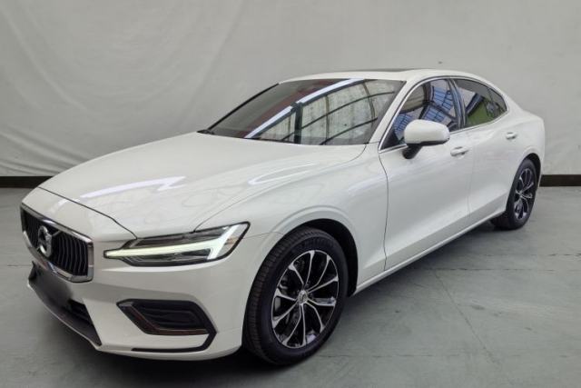 Używany Volvo S60 2022 B4 Zhiyi Luxury Edition