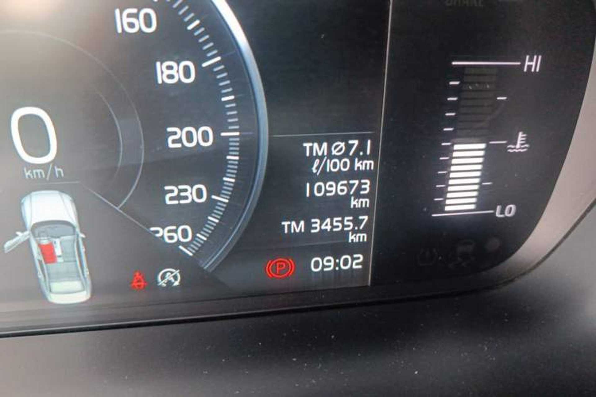 Used Volvo S60 2022 B4 Zhiyi Luxury Edition Odometer Close Up