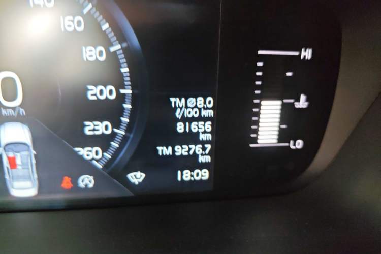 Used Volvo S60 2022 B4 Zhiyi Luxury Edition Odometer Close Up