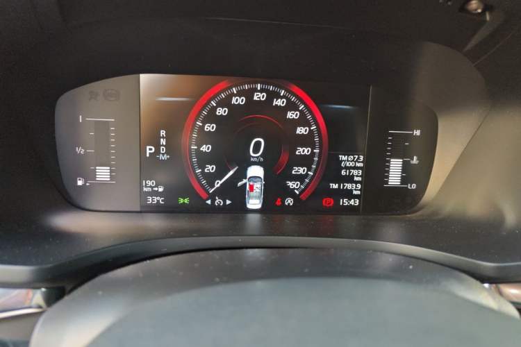 Used Volvo S60 2022 B4 Zhiyi Luxury Edition Odometer Close Up