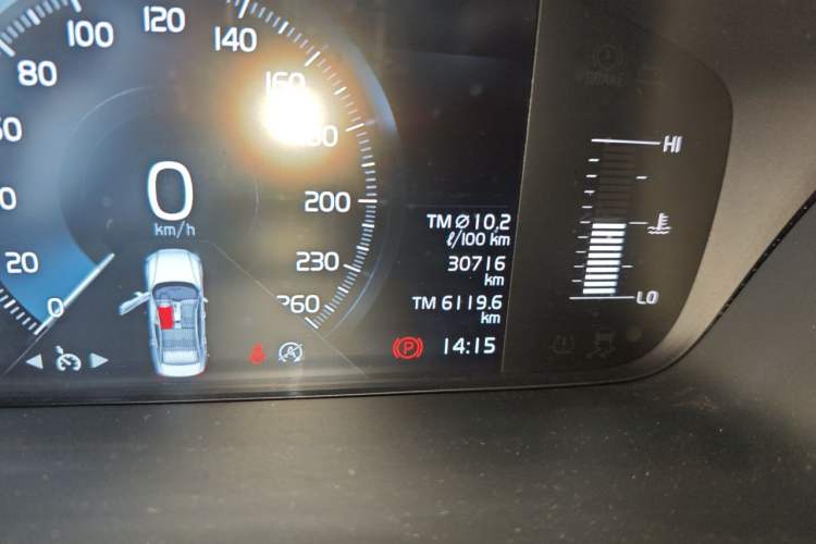 Used Volvo S60 2022 B4 Zhiyi Luxury Edition Odometer Close Up