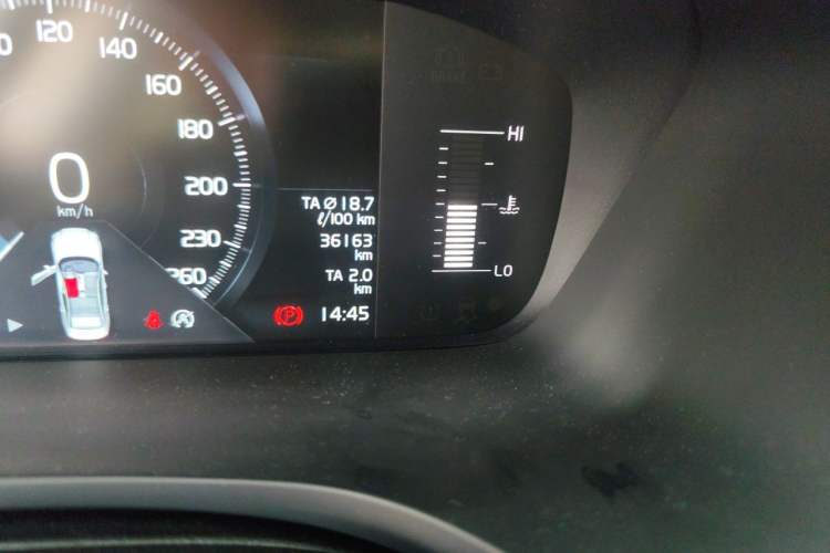Used Volvo S60 2022 B4 Zhiyi Luxury Edition Odometer Close Up