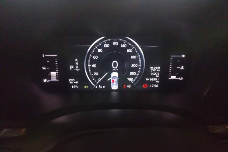 Used Volvo S60 2022 B4 Zhiyi Luxury Edition Odometer Close Up