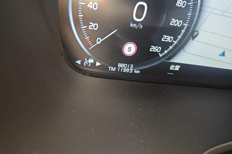 Used Volvo S60 2022 B4 Zhiyuan Luxury Edition Odometer Close Up