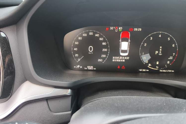 Used Volvo S60 2022 B4 Zhiyuan Sport Edition Odometer Close Up