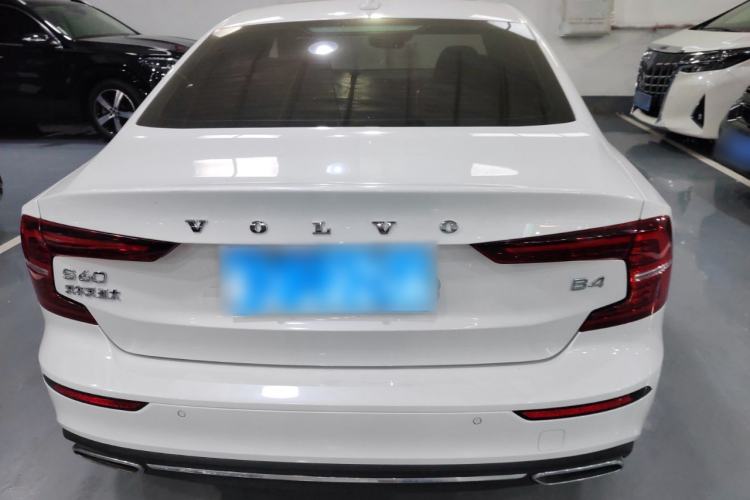 Used Volvo S60 2022 B4 Zhiyuan Luxury Edition Rear