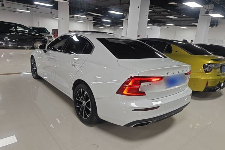 Used Volvo S60 2022 B4 Zhiyi Luxury Edition Rear Left 45 Deg