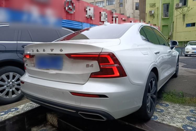 Used Volvo S60 2022 B4 Zhiyi Luxury Edition Rear Right 45 Deg