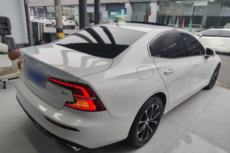 Used Volvo S60 2022 B4 Zhiyi Luxury Edition Rear Right 45 Deg