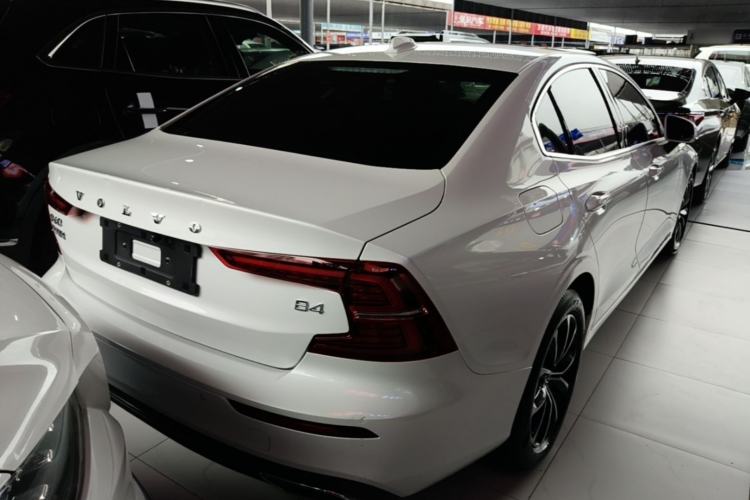 Used Volvo S60 2022 B4 Zhiyi Luxury Edition Rear Right 45 Deg