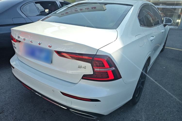 Used Volvo S60 2022 B4 Zhiyi Luxury Edition Rear Right 45 Deg