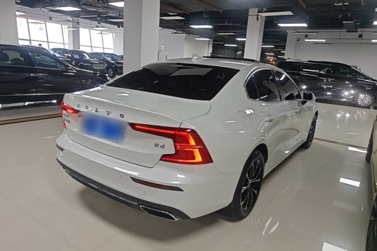 Used Volvo S60 2022 B4 Zhiyi Luxury Edition Rear Right 45 Deg