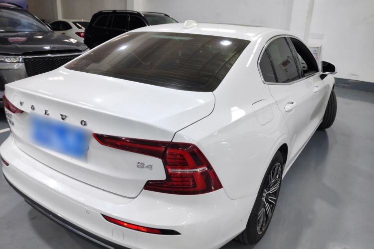 Used Volvo S60 2022 B4 Zhiyuan Luxury Edition Rear Right 45 Deg