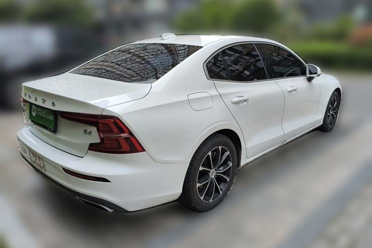 Used Volvo S60 2022 B4 Zhiyi Luxury Edition Rear Right 45 Deg
