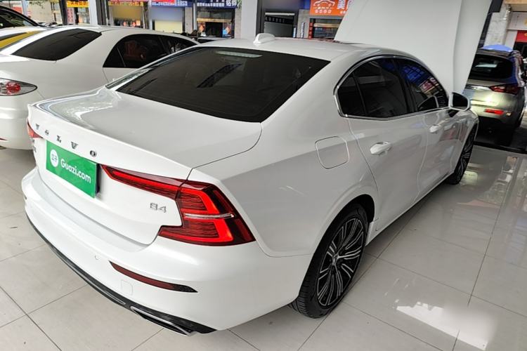 Used Volvo S60 2022 B4 Zhiyuan Luxury Edition Rear Right 45 Deg