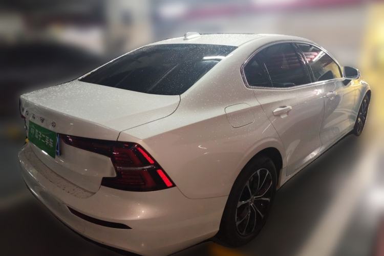 Used Volvo S60 2022 B4 Zhiyi Luxury Edition Rear Right 45 Deg