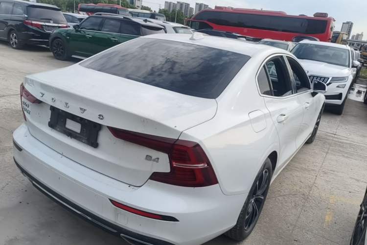 Used Volvo S60 2022 B4 Zhiyi Luxury Edition Rear Right 45 Deg