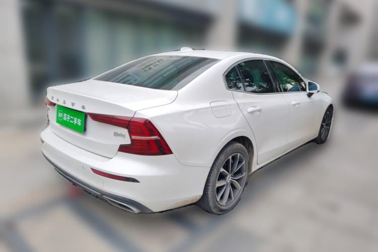 Used Volvo S60 2022 B4 Zhiyi Luxury Edition Rear Right 45 Deg