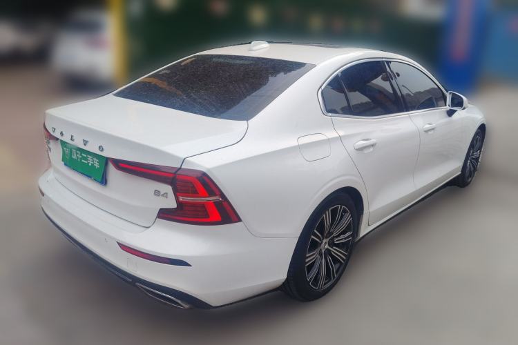 Used Volvo S60 2022 B4 Zhiyuan Luxury Edition Rear Right 45 Deg