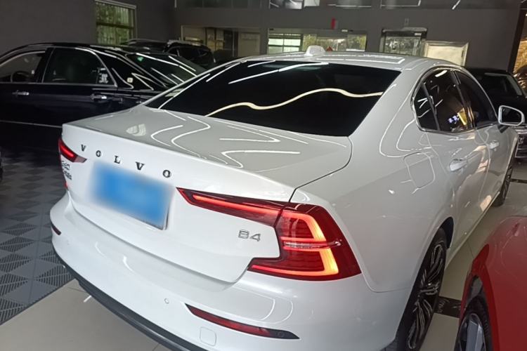 Used Volvo S60 2022 B4 Zhiyuan Luxury Edition Rear Right 45 Deg