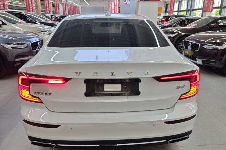 Used Volvo S60 2022 B4 Zhiyuan Luxury Edition Rear