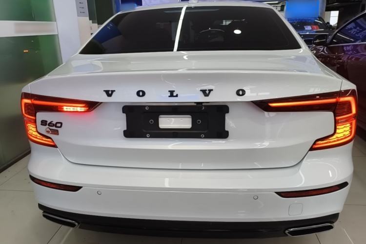 Used Volvo S60 2022 B4 Zhiyuan Luxury Edition Rear