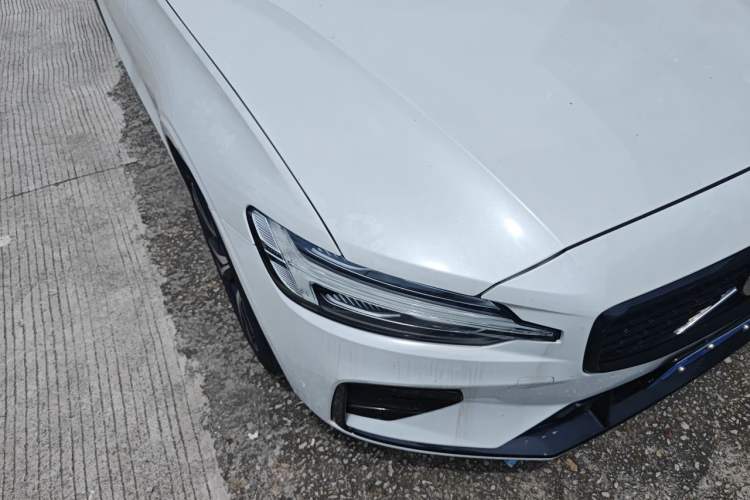 Used Volvo S60 2022 B4 Zhiyuan Sport Edition Right Front Headlight