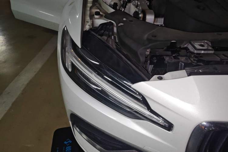 Used Volvo S60 2022 B4 Zhiyuan Luxury Edition Right Front Headlight