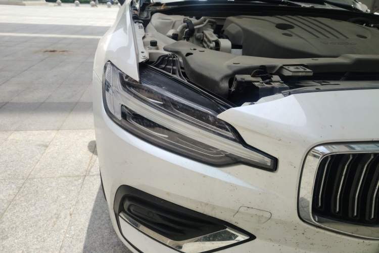 Used Volvo S60 2022 B4 Zhiyi Luxury Edition Right Front Headlight