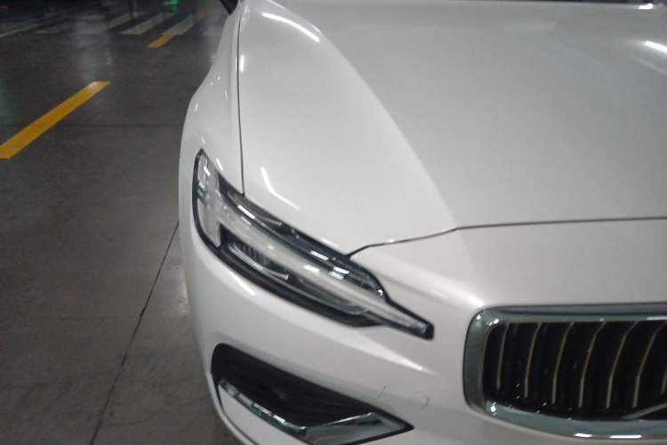 Used Volvo S60 2022 B4 Zhiyuan Luxury Edition Right Front Headlight