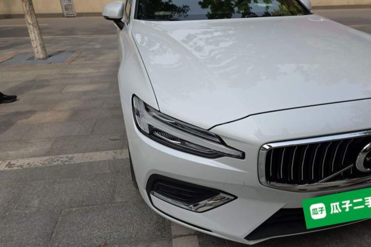 Used Volvo S60 2022 B3 Smart Drive Luxury Edition Right Front Headlight