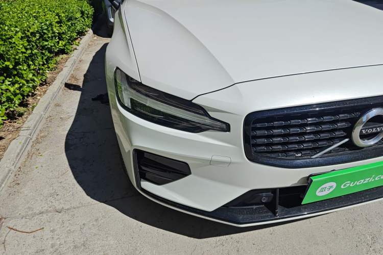 Used Volvo S60 2022 B4 Zhiyuan Sport Edition Right Front Headlight