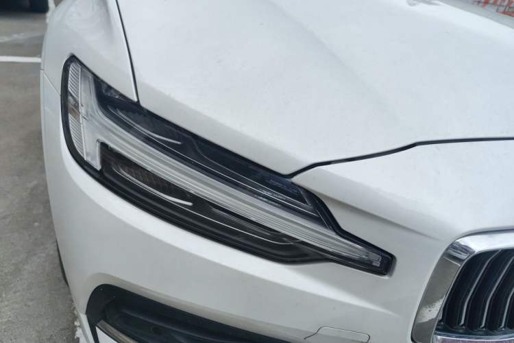 Used Volvo S60 2022 B4 Zhiyi Luxury Edition Right Front Headlight