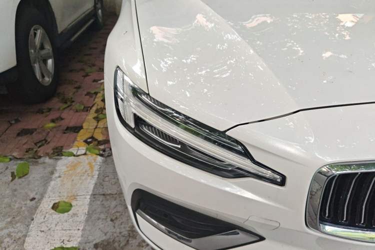 Used Volvo S60 2022 B4 Zhiyuan Luxury Edition Right Front Headlight