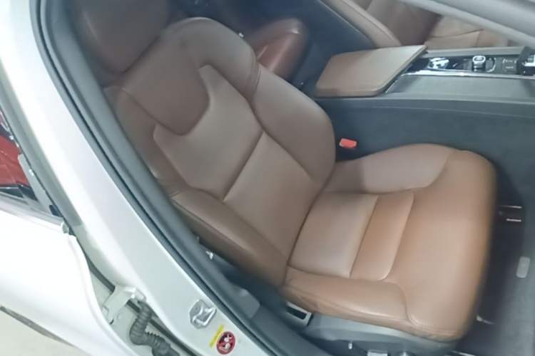 Used Volvo S60 2022 B4 Zhiyi Luxury Edition Right Front Seat