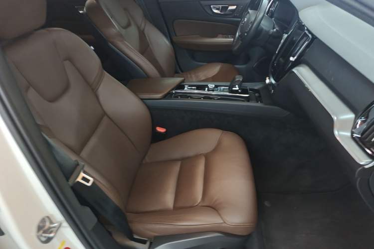 Used Volvo S60 2022 B4 Zhiyi Luxury Edition Right Front Seat