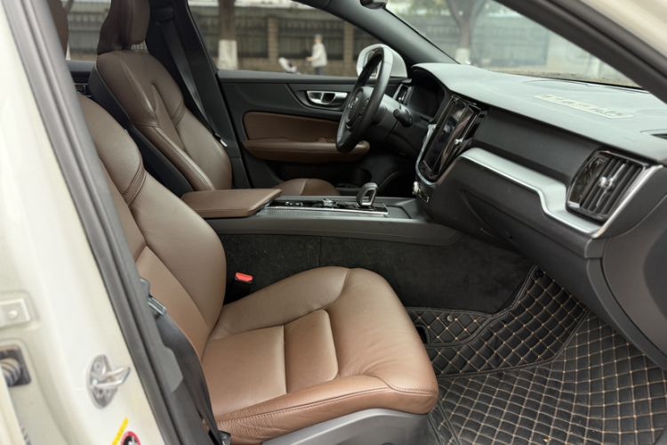 Used Volvo S60 2022 B4 Zhiyi Luxury Edition Right Front Seat