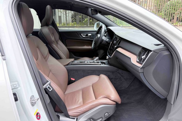 Used Volvo S60 2022 B4 Zhiyuan Luxury Edition Right Front Seat