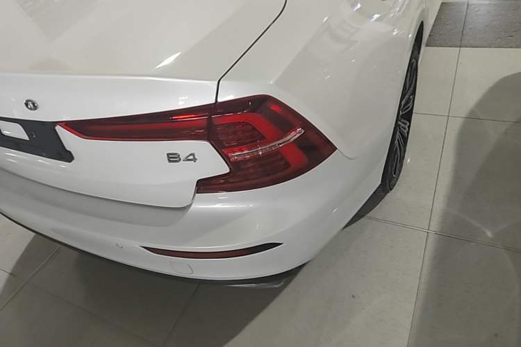Used Volvo S60 2022 B4 Zhiyuan Luxury Edition Right Rear Taillight