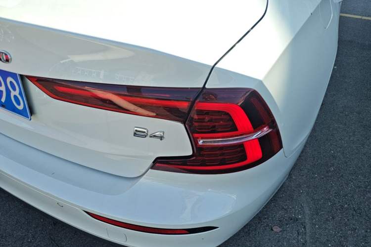 Used Volvo S60 2022 B4 Zhiyi Luxury Edition Right Rear Taillight