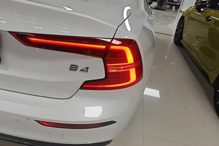 Used Volvo S60 2022 B4 Zhiyi Luxury Edition Right Rear Taillight