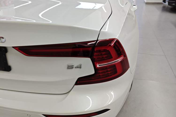 Used Volvo S60 2022 B4 Zhiyuan Luxury Edition Right Rear Taillight