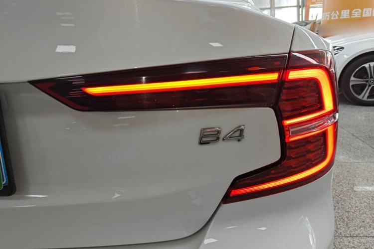 Used Volvo S60 2022 B4 Zhiyuan Luxury Edition Right Rear Taillight