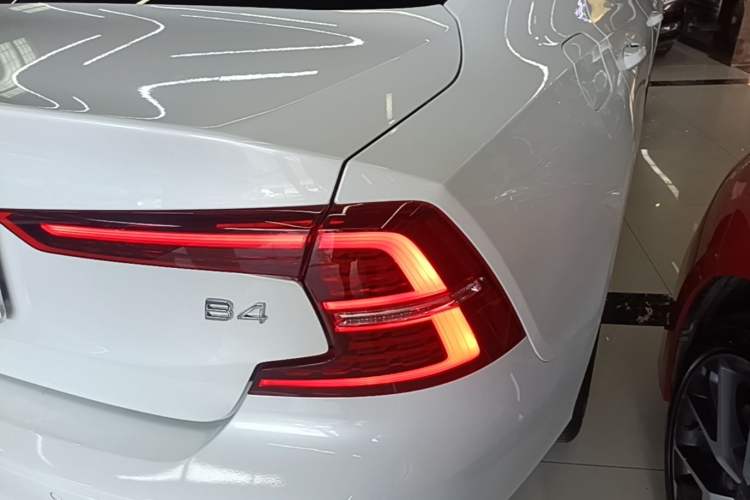 Used Volvo S60 2022 B4 Zhiyuan Luxury Edition Right Rear Taillight