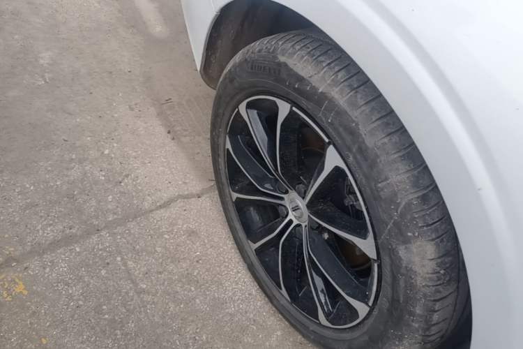 Used Volvo S60 2022 B4 Zhiyi Luxury Edition Right Rear Wheel Hub